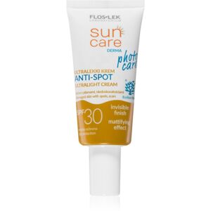 FlosLek Laboratorium Sun Care Derma Photo Care gyengéd védő arckrém a bőrhibákra SPF 30 30 ml