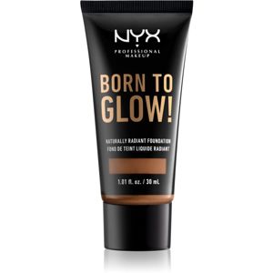 NYX Professional Makeup Born To Glow élénkítő folyékony make-up árnyalat 17 Cappuccino 30 ml