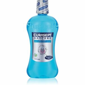 Curasept Daycare Cool Mint szájvíz a száj teljes védelméért és a friss lehelletért 500 ml