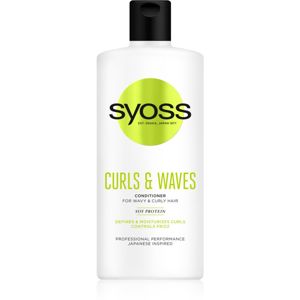 Syoss Curls & Waves kondicionáló a hullámos és göndör hajra 440 ml