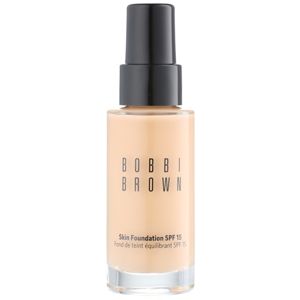 Bobbi Brown Skin Foundation SPF 15 hidratáló make-up SPF 15 árnyalat 4 Natural 30 ml