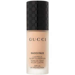 Gucci Face Lustrous Glow Foundation bőrélénkítő make-up SPF 25
