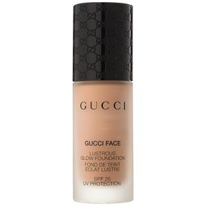 Gucci Face Lustrous Glow Foundation bőrélénkítő make-up SPF 25 árnyalat 070 30 ml