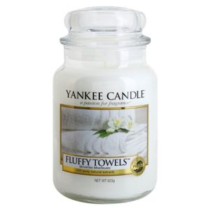 Yankee Candle Fluffy Towels illatgyertya Classic közepes méret 623 g