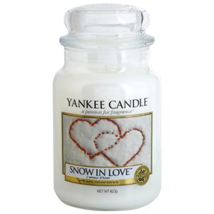 Yankee Candle Snow in Love illatgyertya Classic közepes méret 623 g